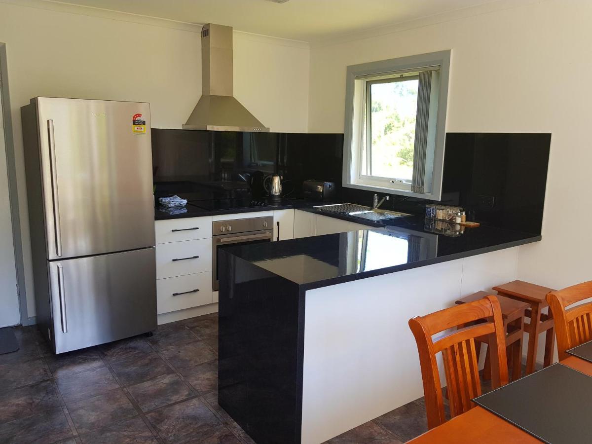 Regatta Point Tavern & Holiday Villas Стран Стая снимка
